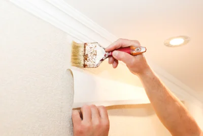 Pose de papier peint à Serrières — revêtements muraux et toiles de verre